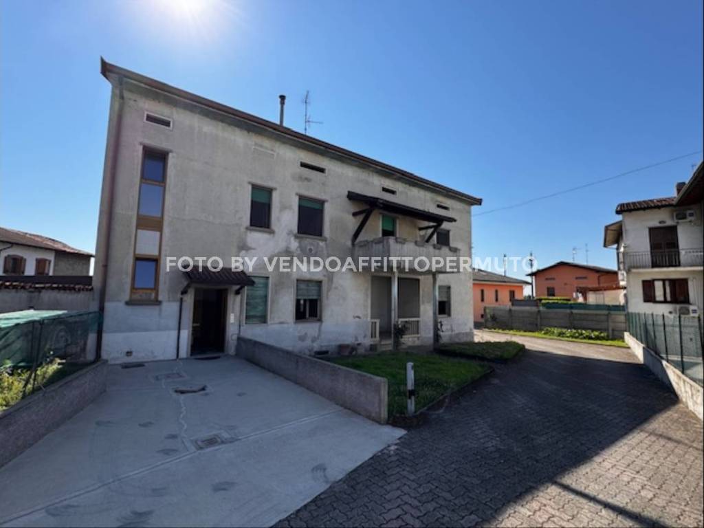 casa indipendente in vendita a Ghisalba