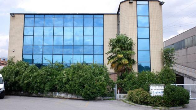 locale commerciale in vendita a Gorlago