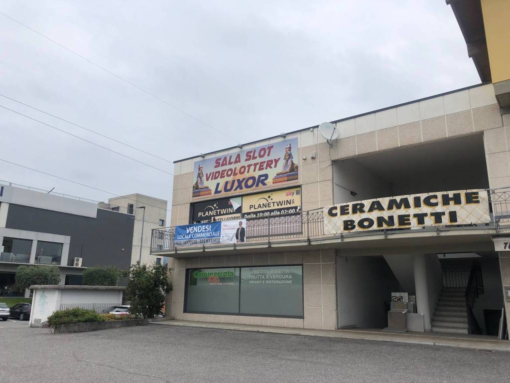 negozio in vendita a Gorlago