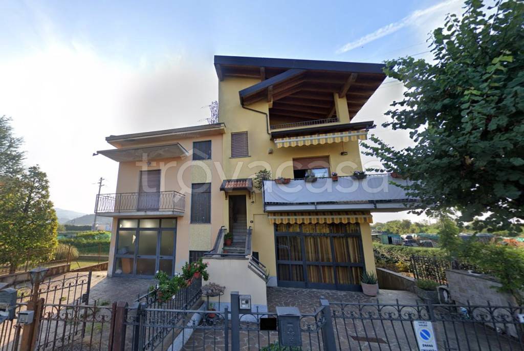 casa indipendente in vendita a Gorlago