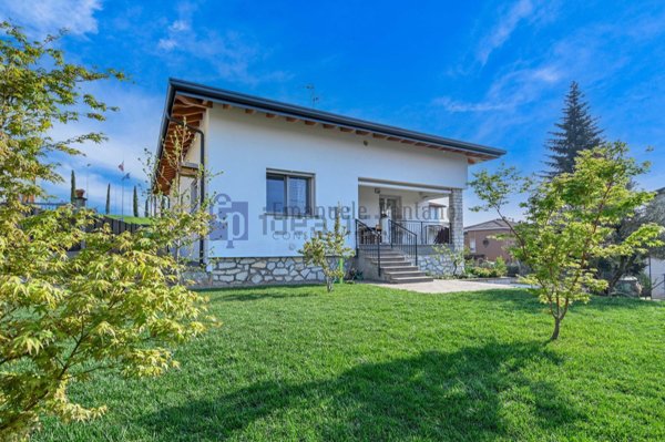 casa indipendente in vendita a Gorlago