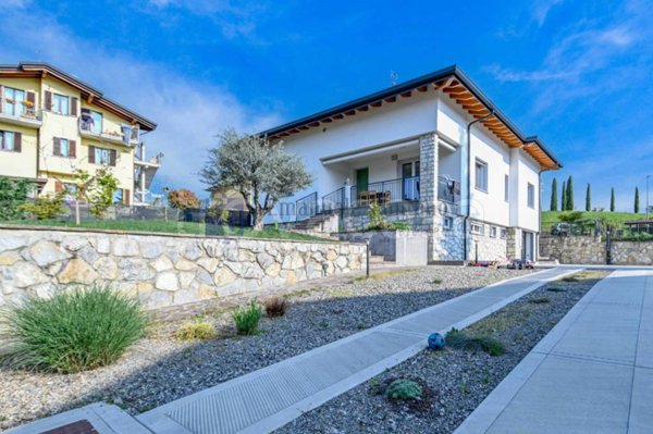 casa indipendente in vendita a Gorlago