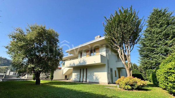 casa indipendente in vendita a Gorlago in zona Montecchi