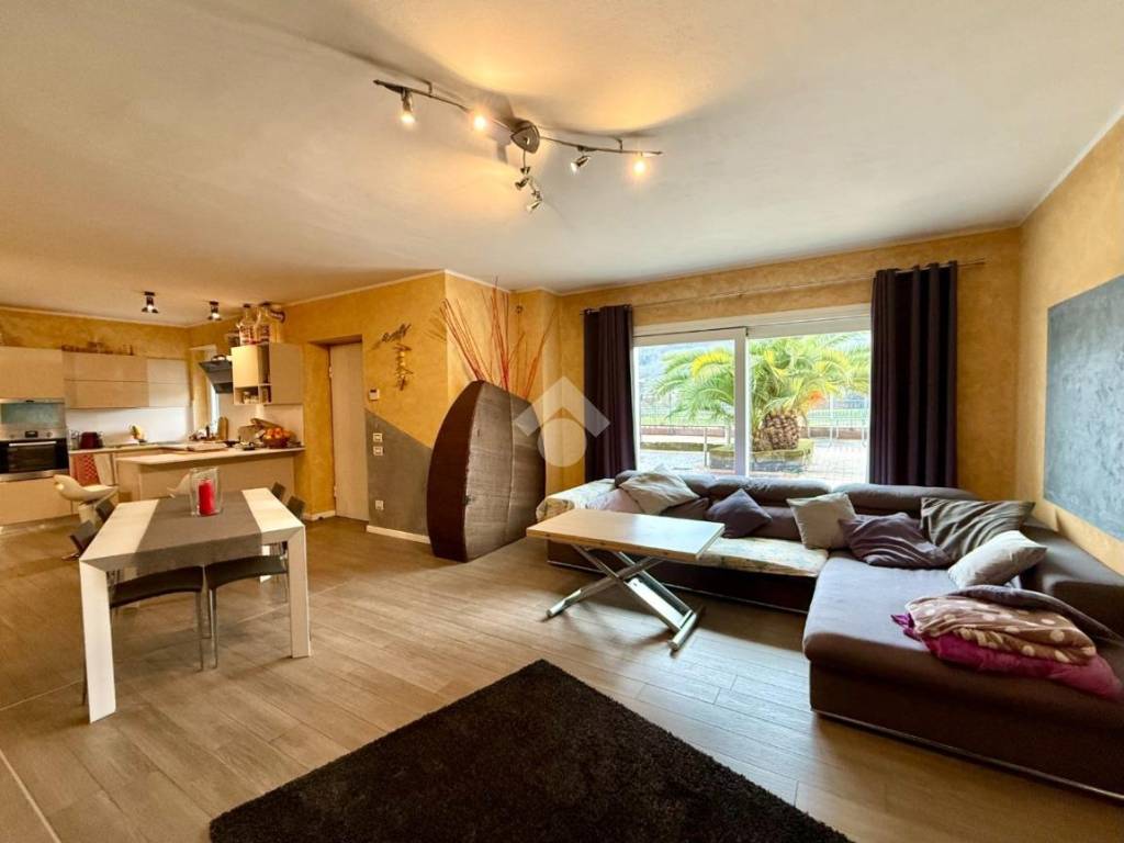 appartamento in vendita a Gorlago in zona Montecchi