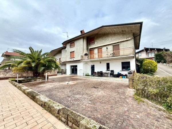 appartamento in vendita a Gorlago in zona Montecchi