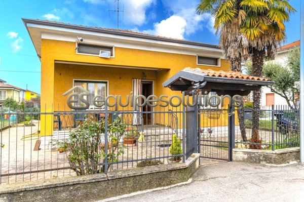 casa indipendente in vendita a Gorlago