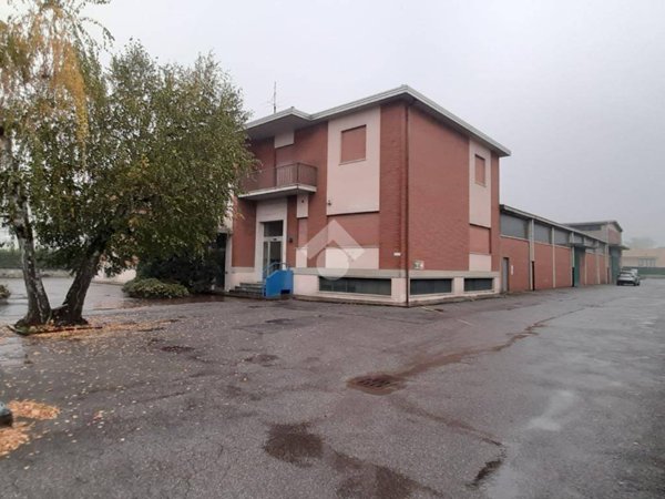 locale commerciale in vendita a Gorle
