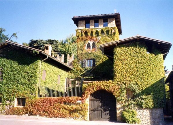 villa in vendita a Gorle