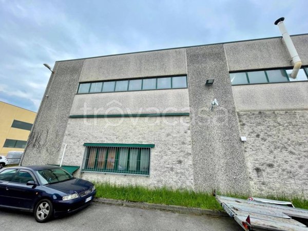 locale commerciale in vendita a Gorle
