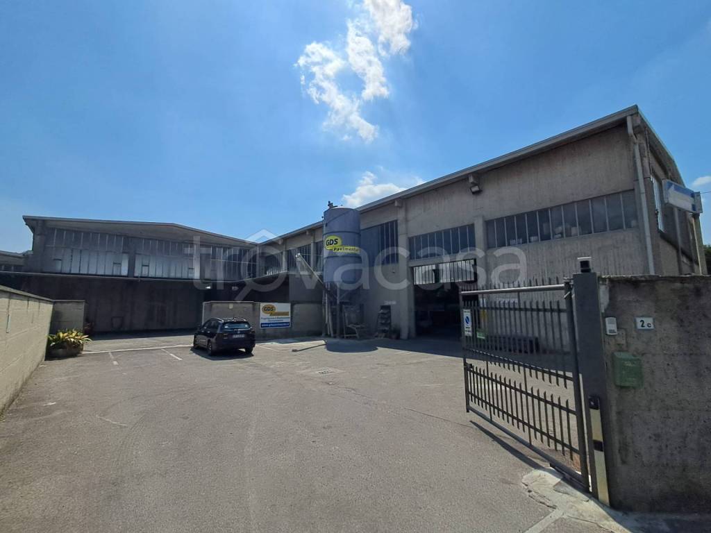 locale commerciale in vendita a Gorle