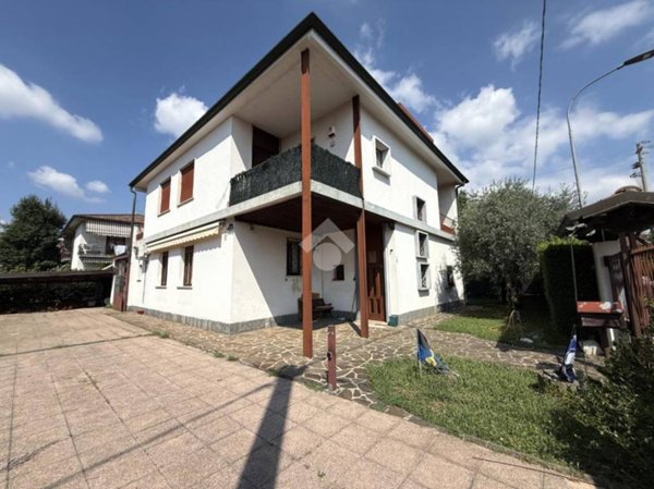casa indipendente in vendita a Gorle