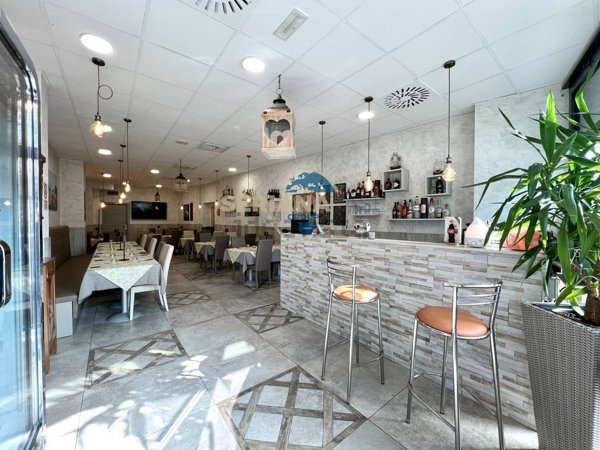 locale commerciale in vendita a Gorle
