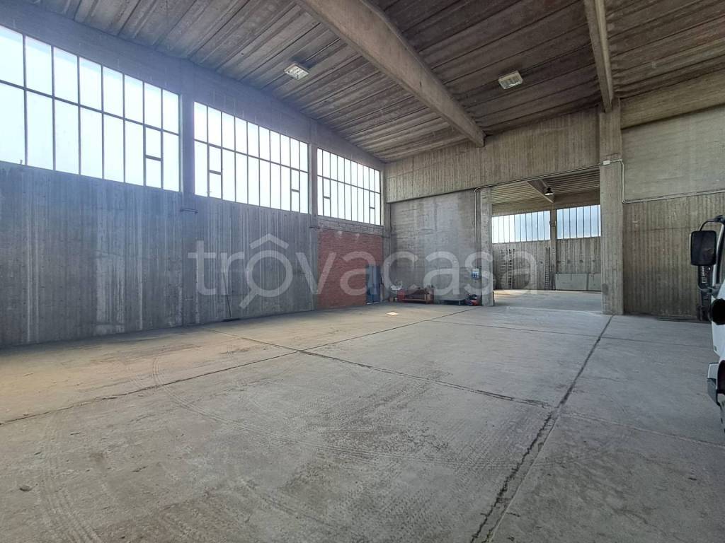 locale commerciale in vendita a Gorle