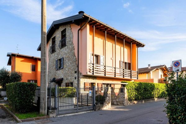 casa indipendente in vendita a Gorle