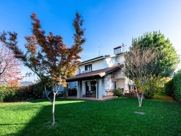 casa indipendente in vendita a Gorle