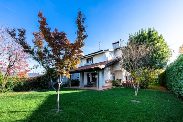 casa indipendente in vendita a Gorle