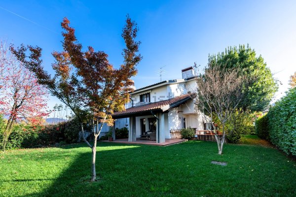 casa indipendente in vendita a Gorle