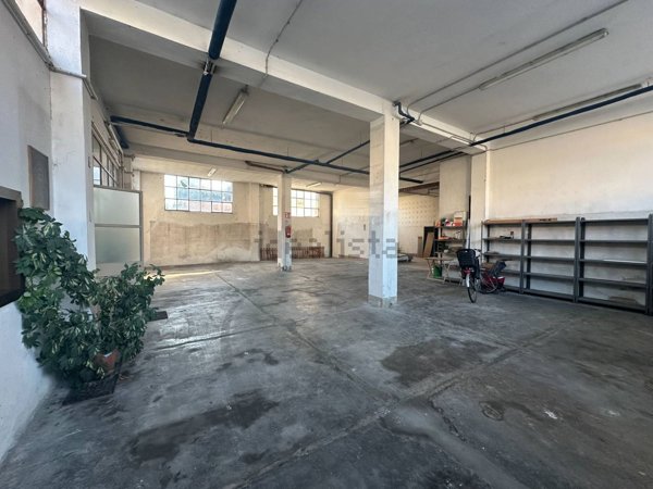 locale di sgombero in vendita a Gorle