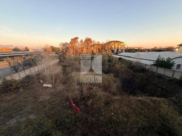 terreno edificabile in vendita a Gorle