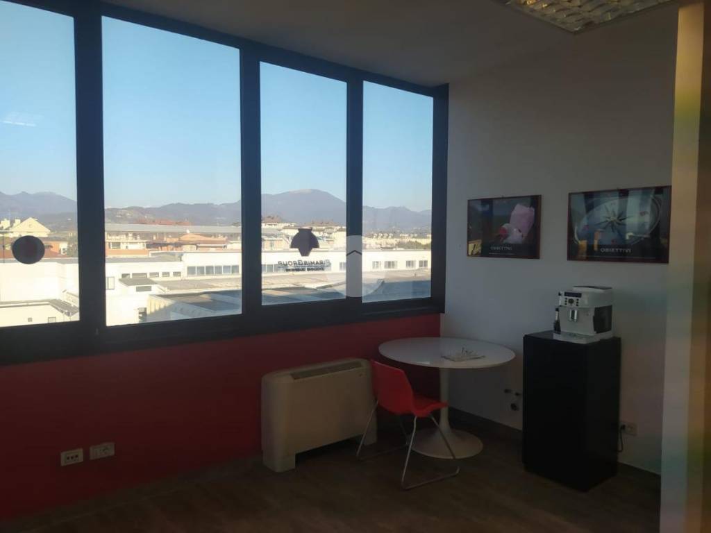 ufficio in vendita a Gorle