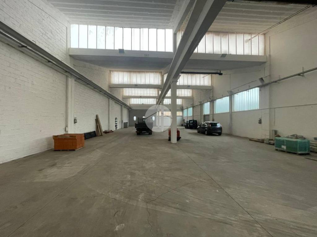 locale commerciale in vendita a Gorle