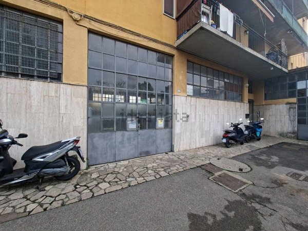 locale di sgombero in vendita a Gorle