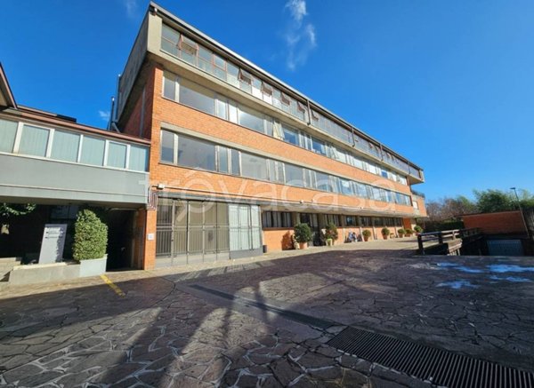 locale commerciale in vendita a Gorle