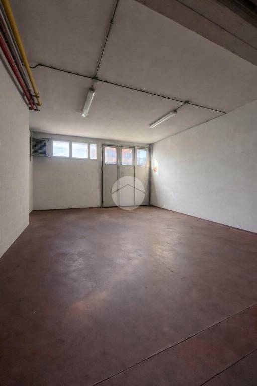 locale commerciale in vendita a Gorle