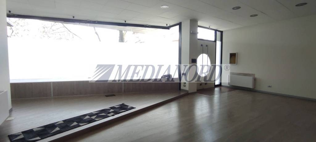 negozio in vendita a Gorle