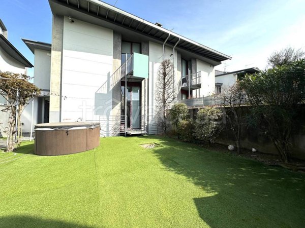 casa indipendente in vendita a Gorle