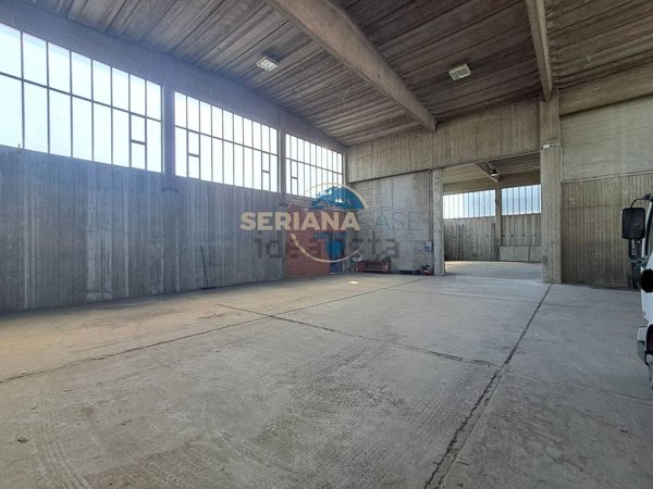 capannone in vendita a Gorle