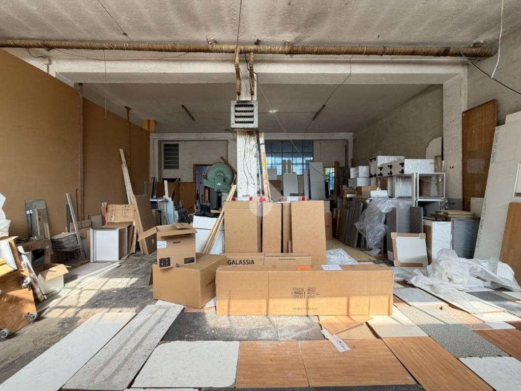 locale commerciale in vendita a Gorle