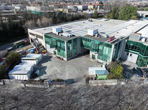 locale di sgombero in vendita a Gorle