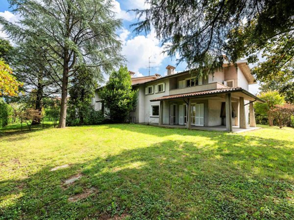 casa indipendente in vendita a Gorle