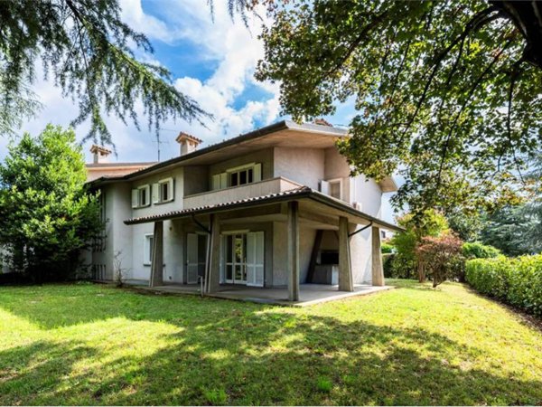 casa indipendente in vendita a Gorle