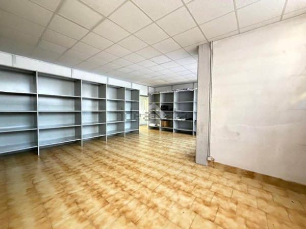 locale commerciale in vendita a Gorle