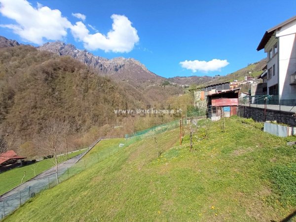 appartamento in vendita a Gorno