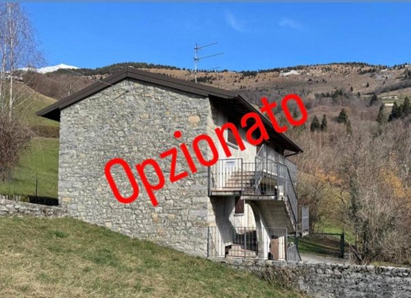 appartamento in vendita a Gorno