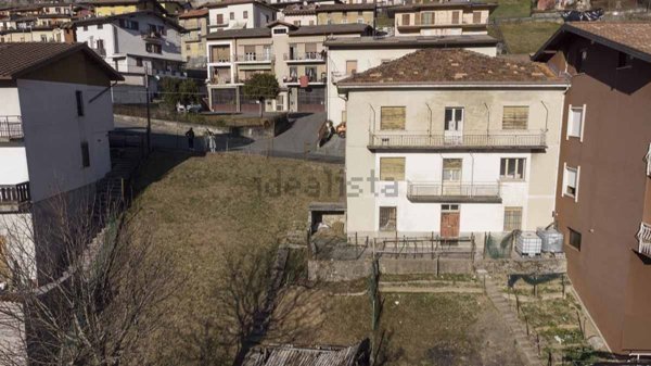 casa indipendente in vendita a Gorno in zona Riso