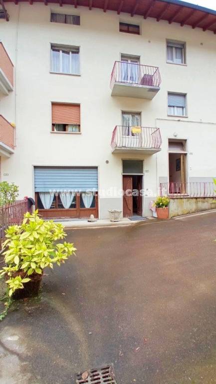 casa indipendente in vendita a Gorno