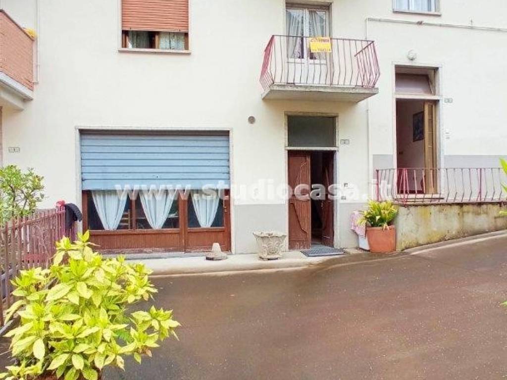 casa indipendente in vendita a Gorno