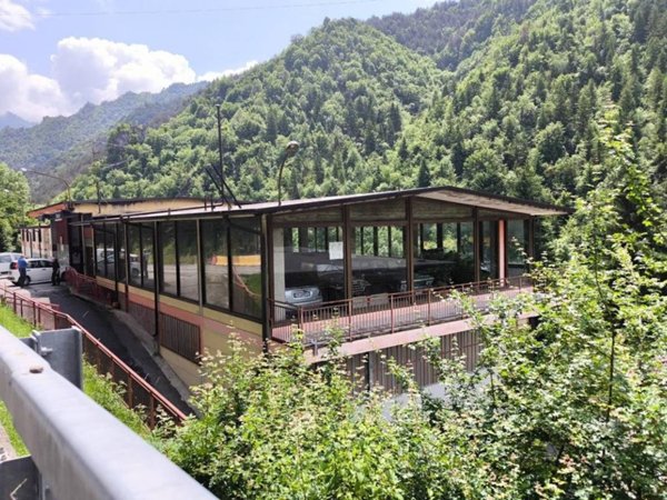 negozio in vendita a Gorno