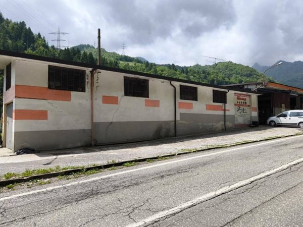negozio in vendita a Gorno