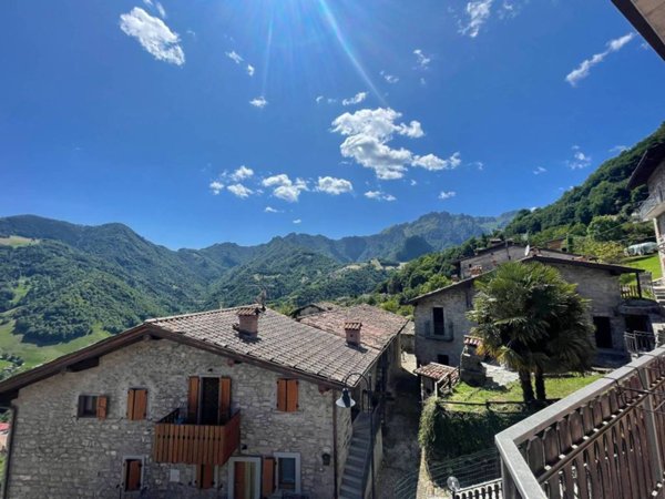 appartamento in vendita a Gorno