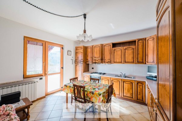 appartamento in vendita a Gorno