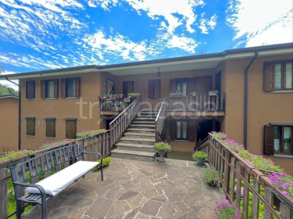 appartamento in vendita a Gorno