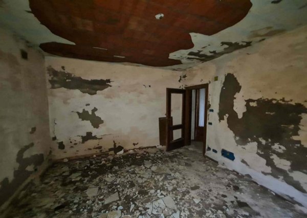 casa indipendente in vendita a Gorno