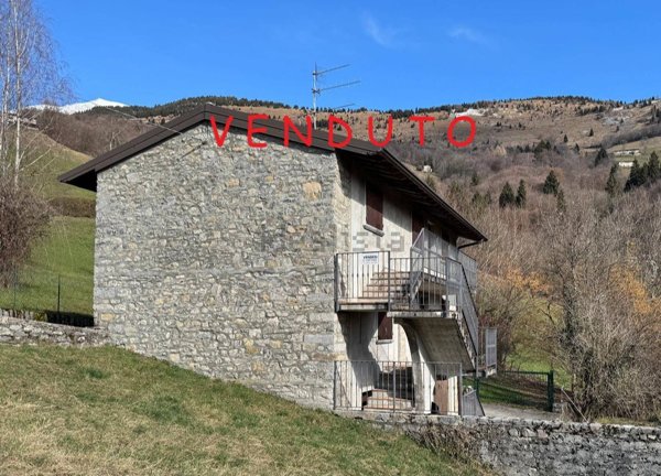 appartamento in vendita a Gorno