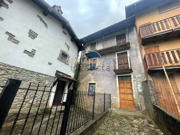 appartamento in vendita a Gorno