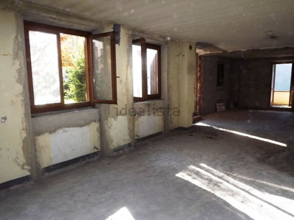 appartamento in vendita a Gorno